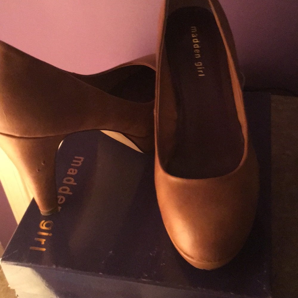 Tan heels